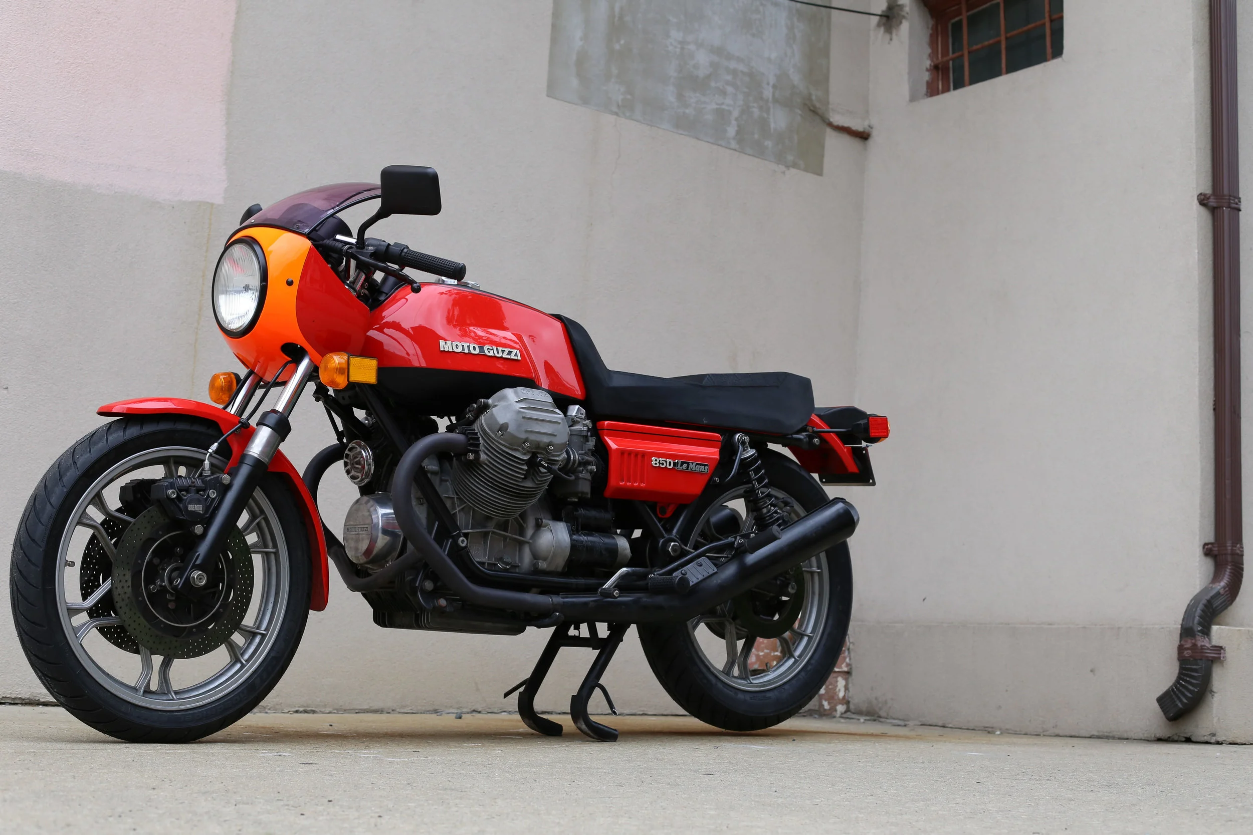 Guzzi on sale lemans 1